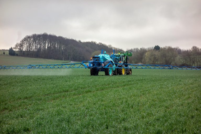tractor, fertilizer, pesticide, spray, agriculture, field, rural, nature, machine, farmer, fertilize, fertilizer, fertilizer, fertilizer, fertilizer, fertilizer, pesticide, pesticide-4217686.jpg